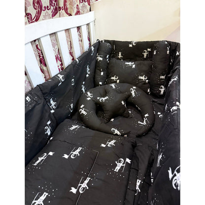 8 Pieces Cot Bedding Set - Astronaut - Black