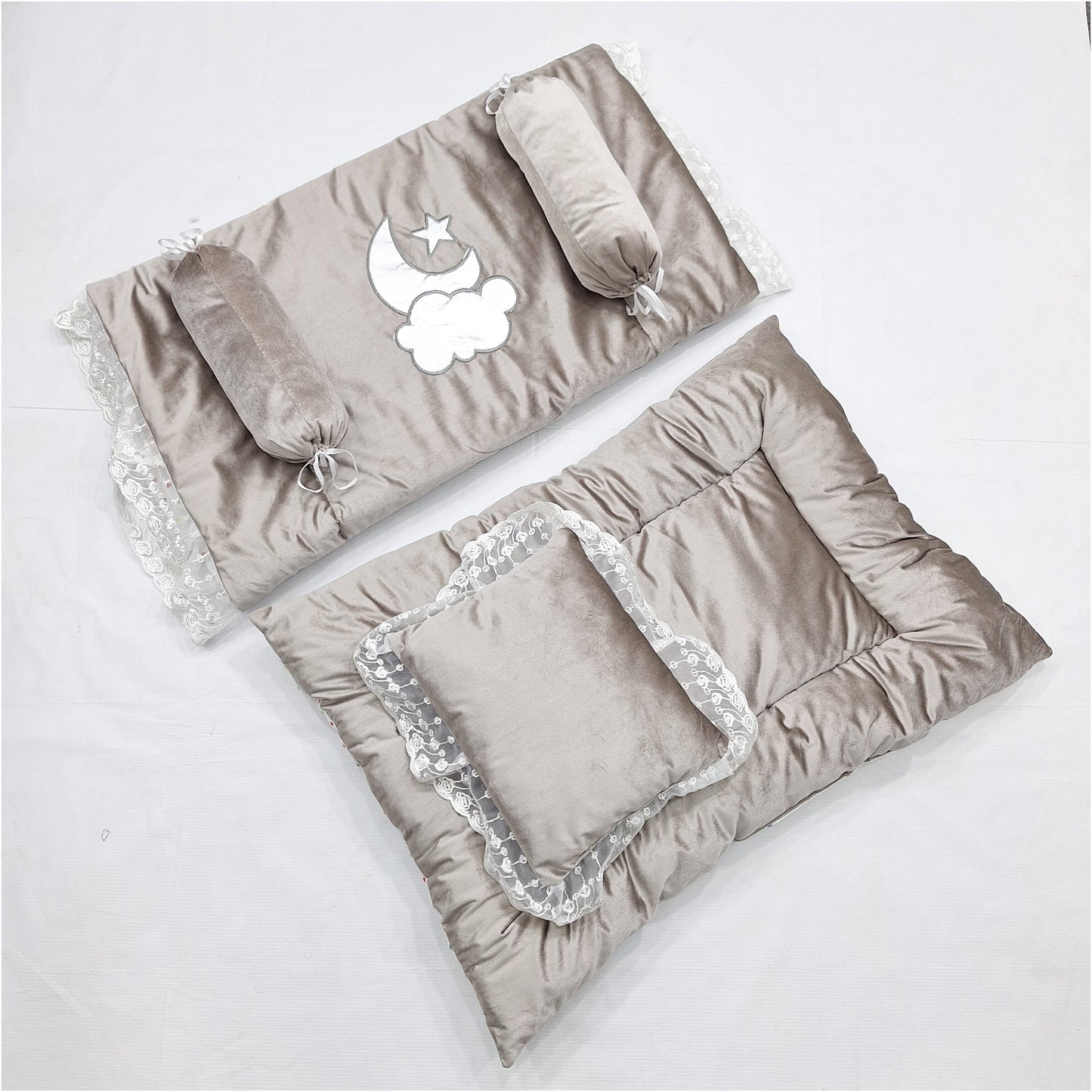 Royal's - 5 Pieces - Baby Bedding Set - Greyish Green