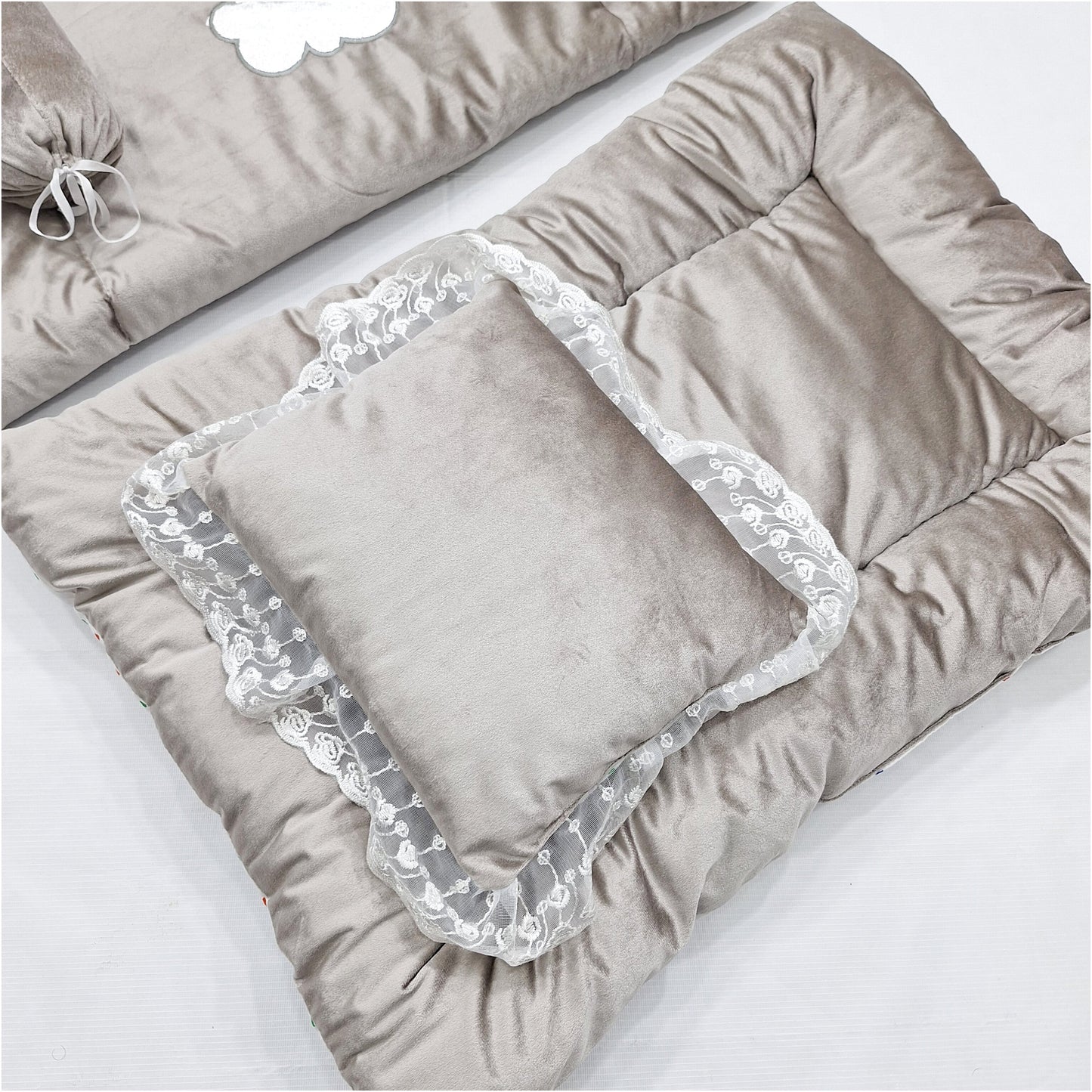 Royal's - 5 Pieces - Baby Bedding Set - Greyish Green