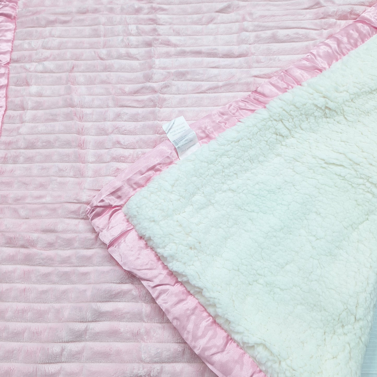 Raccoon Baby - Fur Blanket - Pink - Rabbit