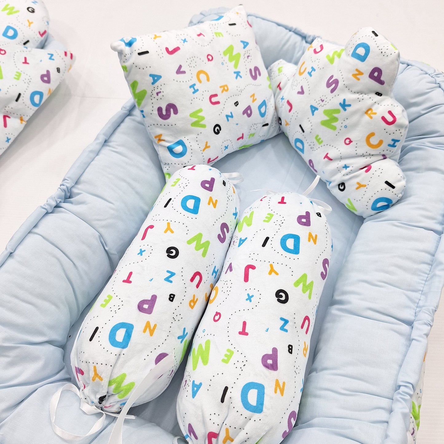 7 Pieces - Velvet Snuggle Bed - Alphabets